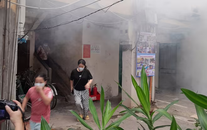 Thực tập phương án chữa cháy, thoát nạn tại khu tập thể Nguyễn Trường Tộ Thực tập phương án chữa cháy, thoát nạn tại khu tập thể Nguyễn Trường Tộ