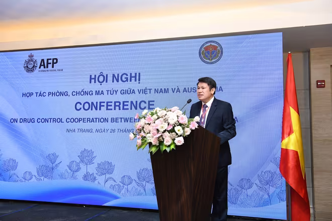 Trung tướng Nguyễn Văn Viện, Cục trưởng Cục Cảnh sát điều tra tội phạm về ma túy phát biểu tại Hội nghi Trung tướng Nguyễn Văn Viện, Cục trưởng Cục Cảnh sát điều tra tội phạm về ma túy phát biểu tại Hội nghi