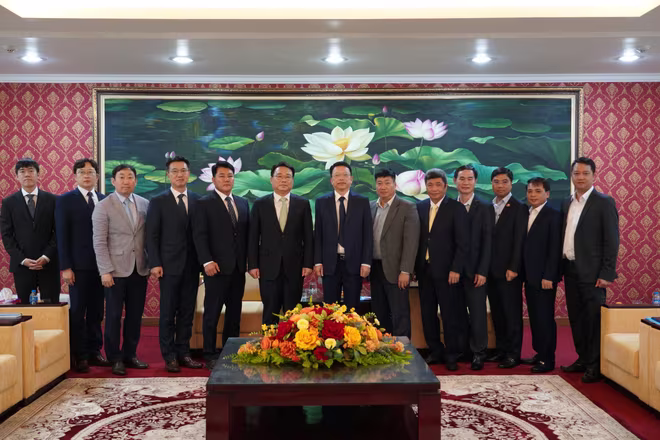 Đoàn Cảnh sát tỉnh Gangwon - Hàn Quốc chụp ảnh lưu niệm với Thiếu tướng Nguyễn Hồng Ky và đại diện chỉ huy đơn vị chức năng CATP Hà Nội Đoàn Cảnh sát tỉnh Gangwon - Hàn Quốc chụp ảnh lưu niệm với Thiếu tướng Nguyễn Hồng Ky và đại diện chỉ huy đơn vị chức năng CATP Hà Nội