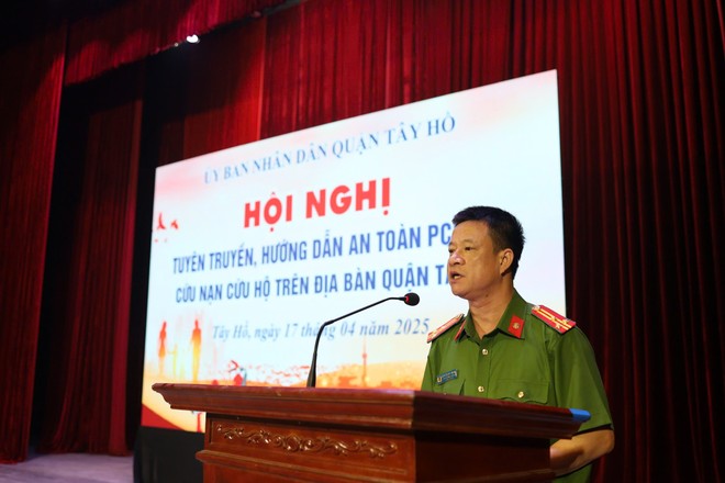 Thượng tá Nguyễn Đức Thắng – Phó Trưởng phòng Cảnh sát PCCC và CNCH, Công an TP Hà Nội phát biểu tại hội nghị