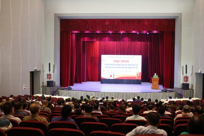 Các đại biểu tham dự hội nghị