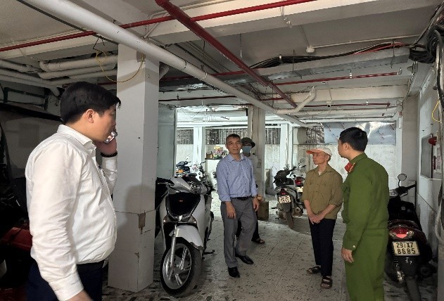 Tổ công tác kiểm tra an toàn PCCC&amp;CNCH tại nhà ở nhiều căn hộ (chung cư mini) trên địa bàn phường Thịnh Liệt