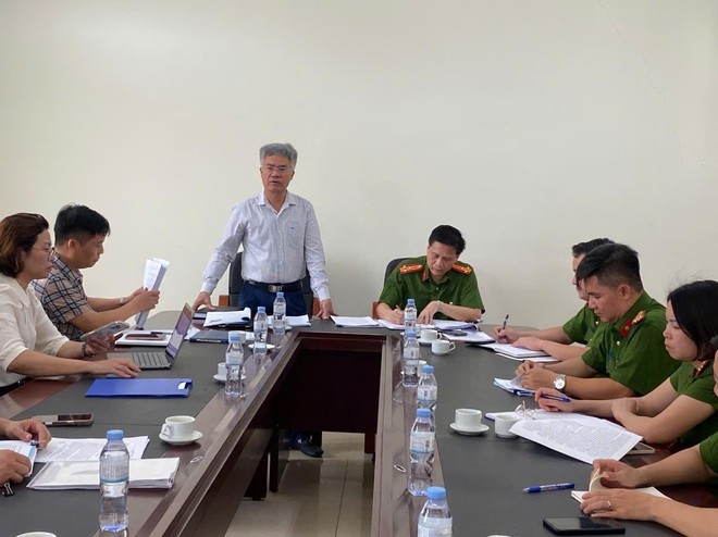 Ông Nguyễn Văn Thuyết, Phó Chủ tịch UBND xã Phù Đổng phát biểu tại buổi làm việc với Phòng Cảnh sát PCCC và CNCH cùng Đội Chữa cháy và CNCH khu vực số 1