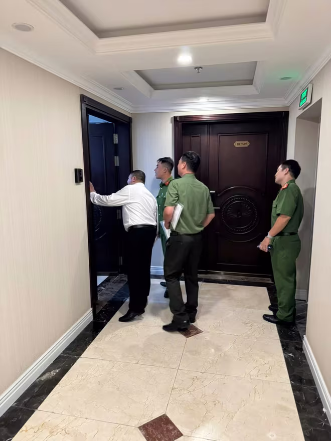 Công an phường Tây Hồ phối hợp kiểm tra cơ sở lưu trú trên địa bàn Công an phường Tây Hồ phối hợp kiểm tra cơ sở lưu trú trên địa bàn