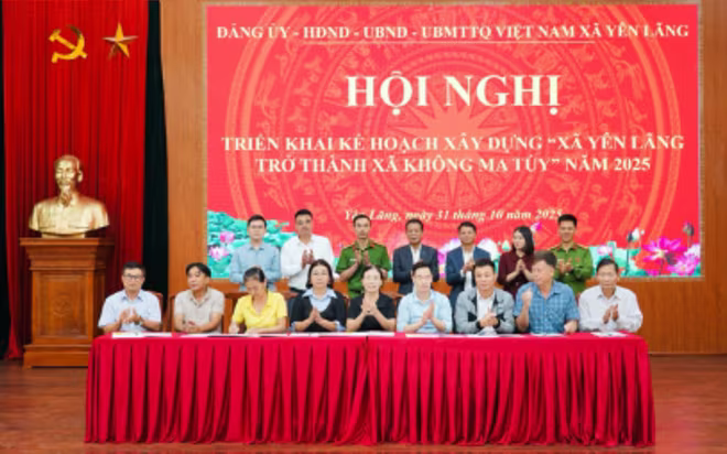 Các thôn, trường học và đơn vị trên địa bàn xã Yên Lãng ký cam kết thực hiện mục tiêu xây dựng địa bàn không ma túy