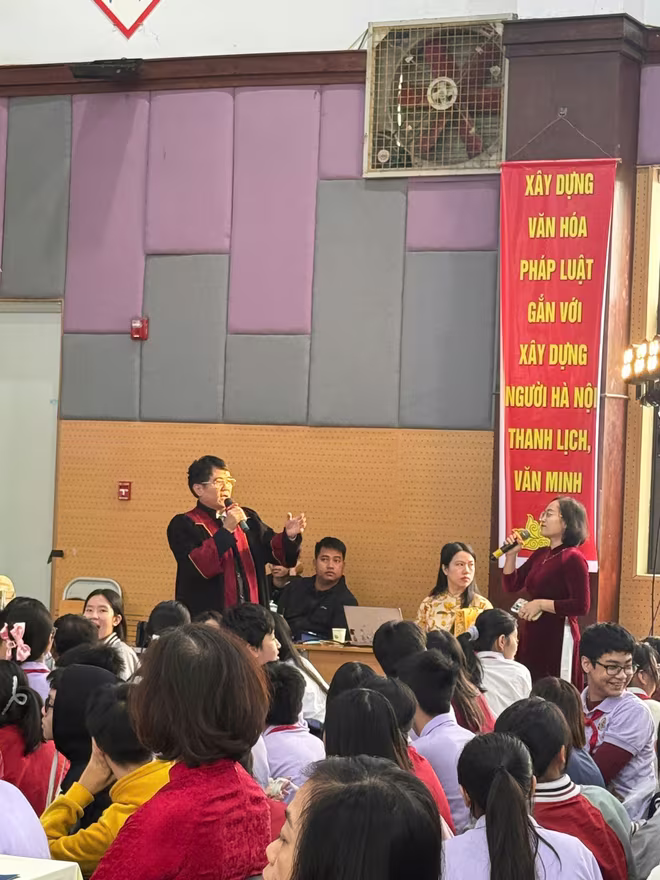 Chương trình giao lưu với chuyên đề đảm bảo an toàn cho thanh - thiếu niên Việt Nam tại Trường THCS Nhật Tân Chương trình giao lưu với chuyên đề đảm bảo an toàn cho thanh - thiếu niên Việt Nam tại Trường THCS Nhật Tân