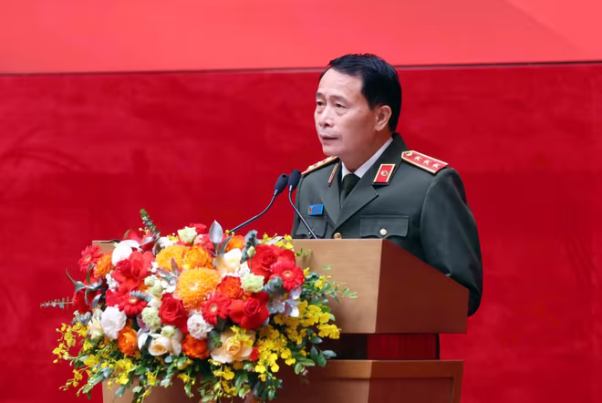 Đồng chí Thứ trưởng Lê Quốc Hùng phát biểu tại buổi lễ... Đồng chí Thứ trưởng Lê Quốc Hùng phát biểu tại buổi lễ...