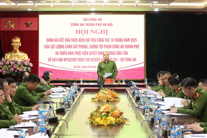 Đại tá Nguyễn Đức Long - Phó Giám đốc, Thủ trưởng Cơ quan Cảnh sát điều tra CATP Hà Nội chủ trì Hội nghị đánh giá kết quả thực hiện chỉ tiêu công tác 10 tháng đầu năm 2025 của lực lượng Cảnh sát Phòng chống tội phạm CATP...