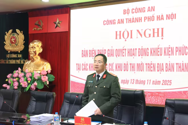 Đại tá Nguyễn Thành Long - Phó Giám đốc CATP phát biểu chỉ đạo tại Hội nghị Đại tá Nguyễn Thành Long - Phó Giám đốc CATP phát biểu chỉ đạo tại Hội nghị