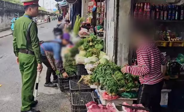 CAP Hồng Hà ra quân tuyên truyền, xử lý hộ kinh doanh vi phạm TTĐT