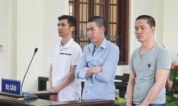 Vinh, Phiên và Bảy trong phiên xét xử