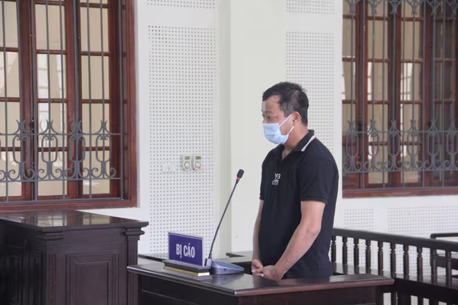 Nguyễn Văn Huấn trong phiên xét xử