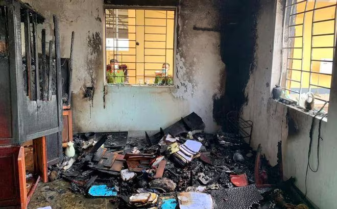 Phòng làm việc của chủ tịch xã bốc cháy giữa trưa Phòng làm việc của chủ tịch xã bốc cháy giữa trưa