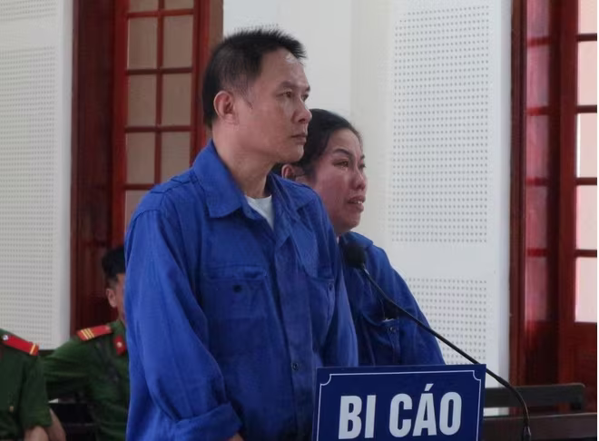 Nguyễn Thị Vân và Dương Văn Sáng trong phiên xét xử Nguyễn Thị Vân và Dương Văn Sáng trong phiên xét xử