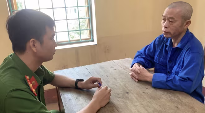 Đào Văn Tuấn tại cơ quan công an Đào Văn Tuấn tại cơ quan công an