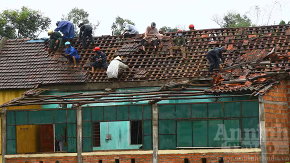 Lốc xoáy làm tốc mái hơn 400 nhà dân ảnh 1 Lốc xoáy làm tốc mái hơn 400 nhà dân ảnh 1