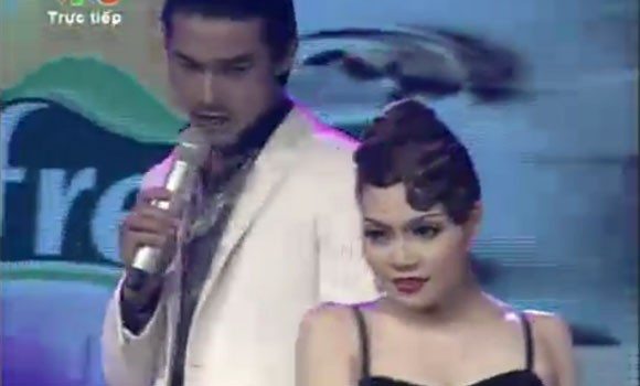 "Chân dài" Hà Anh - ca sĩ Hồ Trung Dũng bị loại vì thiếu "lả lơi" ảnh 3 "Chân dài" Hà Anh - ca sĩ Hồ Trung Dũng bị loại vì thiếu "lả lơi" ảnh 3