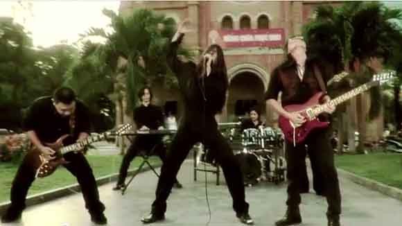 Sục sôi ý chí Việt với “Nối vòng tay lớn” bản Rock ảnh 3 Sục sôi ý chí Việt với “Nối vòng tay lớn” bản Rock ảnh 3