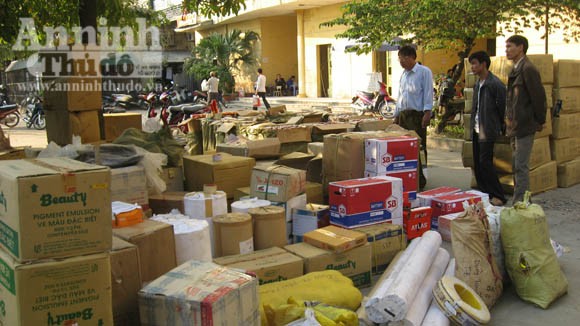 Cuối năm, vùng biên nóng bỏng: Các chiêu “đánh” hàng lậu ảnh 1 Cuối năm, vùng biên nóng bỏng: Các chiêu “đánh” hàng lậu ảnh 1