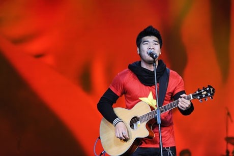 Tôi tự hào là người Việt Nam khi viết “Lá cờ” ảnh 1 Tôi tự hào là người Việt Nam khi viết “Lá cờ” ảnh 1