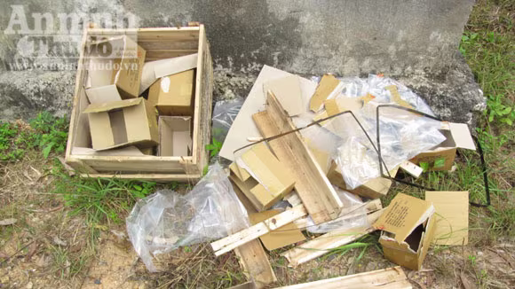 Hơn 4 ngàn kíp nổ chỉ còn lại bao đựng Hơn 4 ngàn kíp nổ chỉ còn lại bao đựng