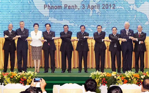 Vì hòa bình, an ninh và phát triển khu vực ảnh 1 Vì hòa bình, an ninh và phát triển khu vực ảnh 1