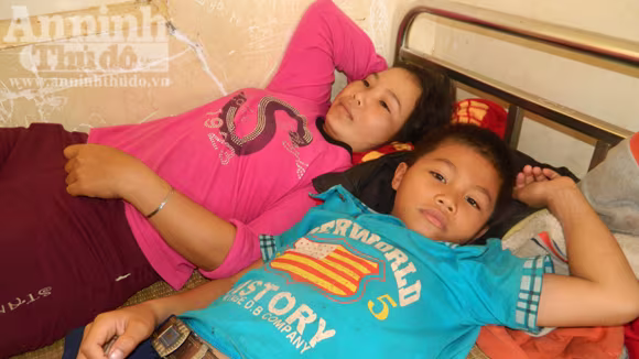Hai mẹ con chị Bành nhập viện vì nghi nhiễm độc