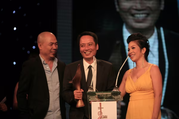 Vợ chồng diva Mỹ Linh thắng lớn tại giải Âm nhạc Cống hiến ảnh 1 Vợ chồng diva Mỹ Linh thắng lớn tại giải Âm nhạc Cống hiến ảnh 1