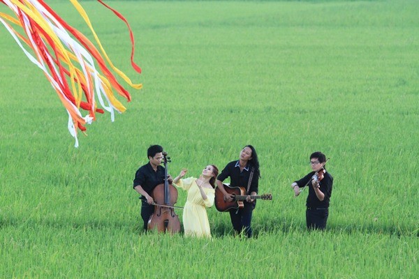 Vy Oanh hóa "thiên thần" trong MV mới ảnh 4 Vy Oanh hóa "thiên thần" trong MV mới ảnh 4
