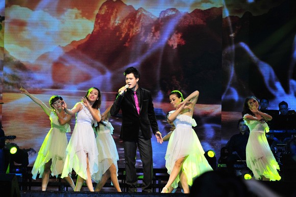 Liveshow 6 Bài hát yêu thích: Sống động, đa chiều ảnh 8 Liveshow 6 Bài hát yêu thích: Sống động, đa chiều ảnh 8