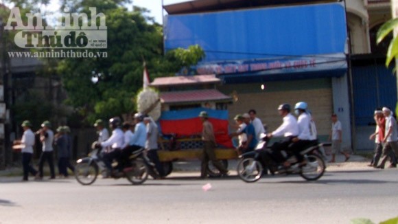 Nghi sốc thuốc, một thanh niên rơi xuống ao chết đuối ảnh 1 Nghi sốc thuốc, một thanh niên rơi xuống ao chết đuối ảnh 1