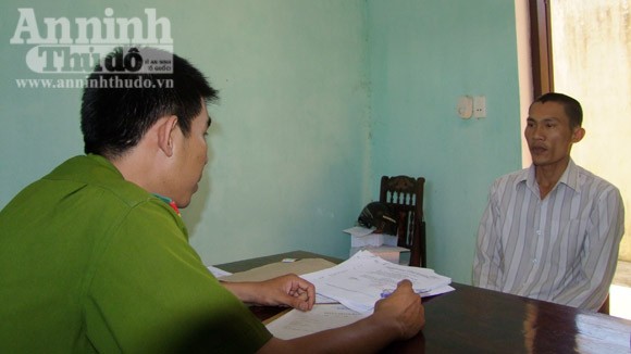 Quái chiêu lừa mua hàng bằng tiền giả để lấy tiền thật ảnh 1 Quái chiêu lừa mua hàng bằng tiền giả để lấy tiền thật ảnh 1