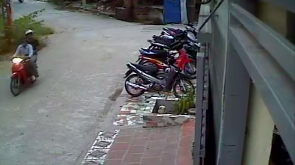 Xem tên trộm phá khóa, trộm xe trong chớp mắt ảnh 1