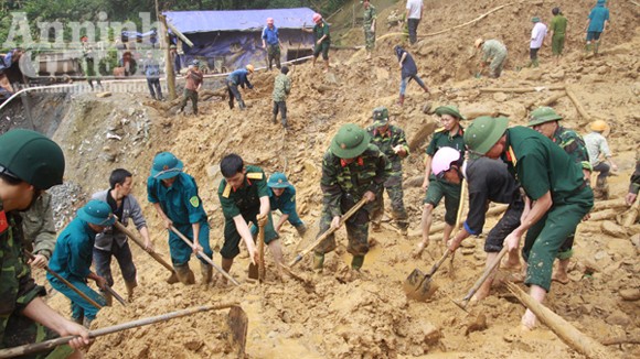 Hình ảnh cứu nạn vụ sập mỏ làm 20 người chết ảnh 1 Hình ảnh cứu nạn vụ sập mỏ làm 20 người chết ảnh 1