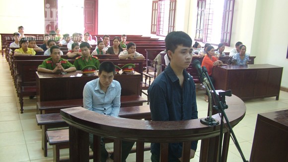 Người lớn vắng nhà, gã trai 9x hiếp dâm bé gái 4 tuổi ảnh 1 Người lớn vắng nhà, gã trai 9x hiếp dâm bé gái 4 tuổi ảnh 1