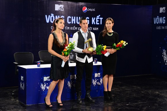 Dustin giành ngôi quán quân VJ Camp 2012 ảnh 5 Dustin giành ngôi quán quân VJ Camp 2012 ảnh 5