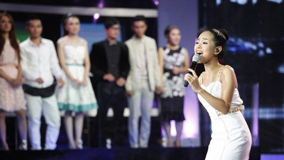 Hoàng Quyên ngọt ngào với "Chiếc lá vô tình" ảnh 1 Hoàng Quyên ngọt ngào với "Chiếc lá vô tình" ảnh 1