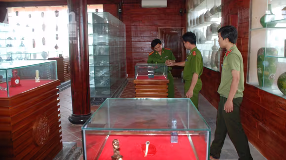 Vụ resort mất trộm đồng hồ tiền tỷ: Bị cắt điện vì còn nợ tiền ảnh 2 Vụ resort mất trộm đồng hồ tiền tỷ: Bị cắt điện vì còn nợ tiền ảnh 2