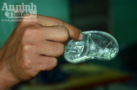 Thêm nhiều nơi phát hiện áo ngực chứa “vật lạ” ảnh 3 Thêm nhiều nơi phát hiện áo ngực chứa “vật lạ” ảnh 3
