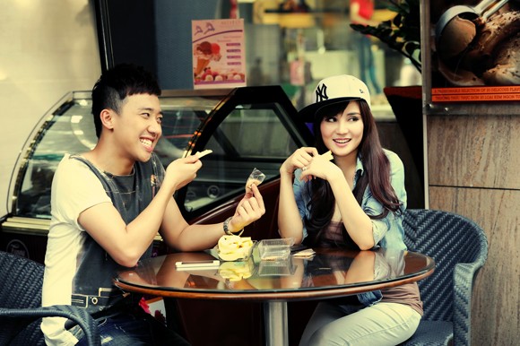 Trấn Thành "bị" bắt gặp "tình tứ" bên Vy Oanh ảnh 7 Trấn Thành "bị" bắt gặp "tình tứ" bên Vy Oanh ảnh 7