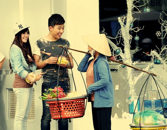 Trấn Thành "bị" bắt gặp "tình tứ" bên Vy Oanh ảnh 5 Trấn Thành "bị" bắt gặp "tình tứ" bên Vy Oanh ảnh 5