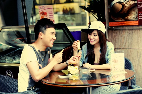 Trấn Thành "bị" bắt gặp "tình tứ" bên Vy Oanh ảnh 9 Trấn Thành "bị" bắt gặp "tình tứ" bên Vy Oanh ảnh 9