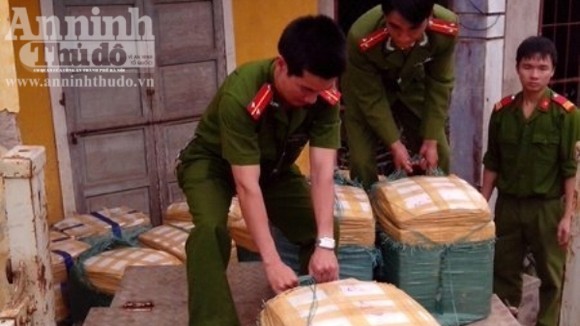 Thu giữ hơn 1 tấn nội tạng động vật thối ảnh 1 Thu giữ hơn 1 tấn nội tạng động vật thối ảnh 1