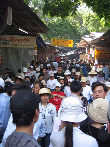 Bi hài đi lễ, xem bói đầu năm ảnh 2 Bi hài đi lễ, xem bói đầu năm ảnh 2
