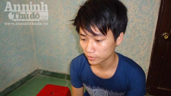 Bắt đối tượng móc trộm điện thoại trên xe buýt ảnh 1 Bắt đối tượng móc trộm điện thoại trên xe buýt ảnh 1