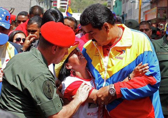 Hình ảnh lễ đưa tiễn linh cữu cố tổng thống Hugo Chavez ảnh 13 Hình ảnh lễ đưa tiễn linh cữu cố tổng thống Hugo Chavez ảnh 13