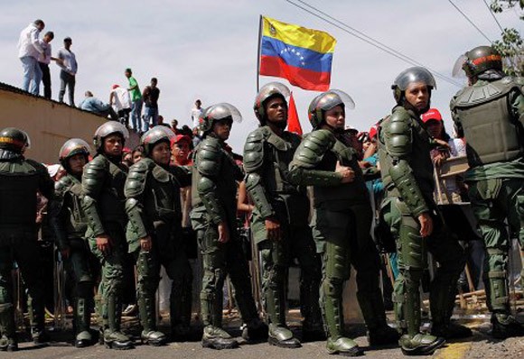 Hình ảnh lễ đưa tiễn linh cữu cố tổng thống Hugo Chavez ảnh 8 Hình ảnh lễ đưa tiễn linh cữu cố tổng thống Hugo Chavez ảnh 8