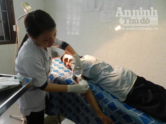 Hà Tĩnh: Lật xe khách, 12 người nhập viện ảnh 3 Hà Tĩnh: Lật xe khách, 12 người nhập viện ảnh 3