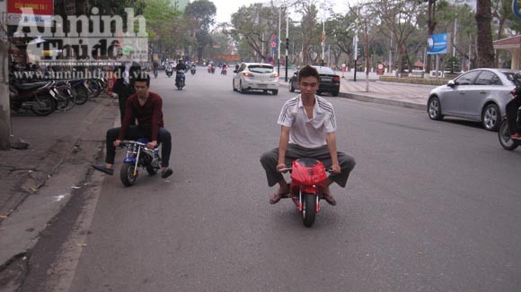 Đã phóng xe máy "ruồi" còn bốc đầu ảnh 11 Đã phóng xe máy "ruồi" còn bốc đầu ảnh 11