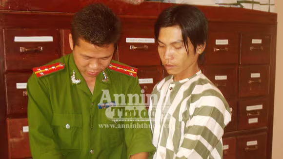 Trốn truy nã vì sợ...không được dùng ma túy ảnh 1